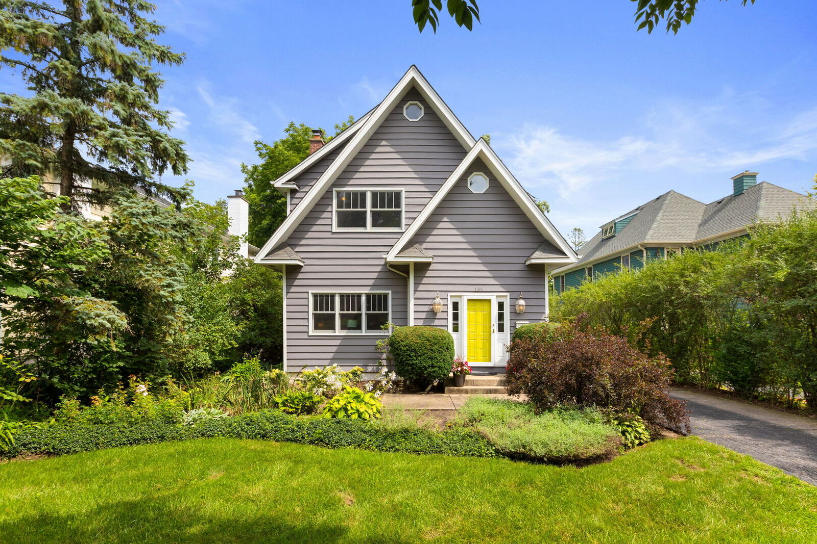 Property Photo: 139 Washington Circle IL 60045
