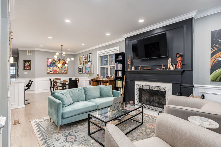 Property Photo:  2710 W Haddon Avenue 1  IL 60622 