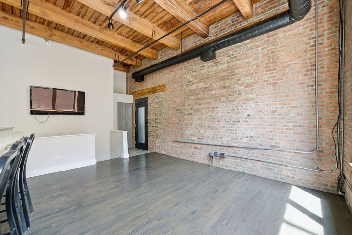 Property Photo: 331 S Peoria Street 107 IL 60607