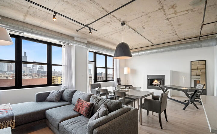 Property Photo: 6 S Laflin Street 907 IL 60607