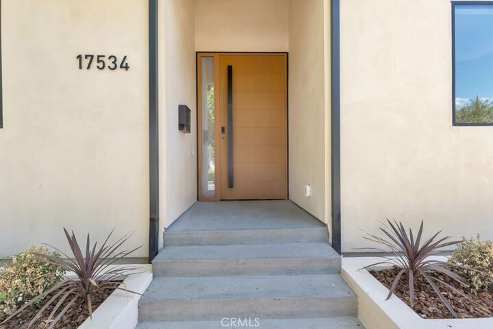 Property Photo:  17534 Collins  CA 91316 