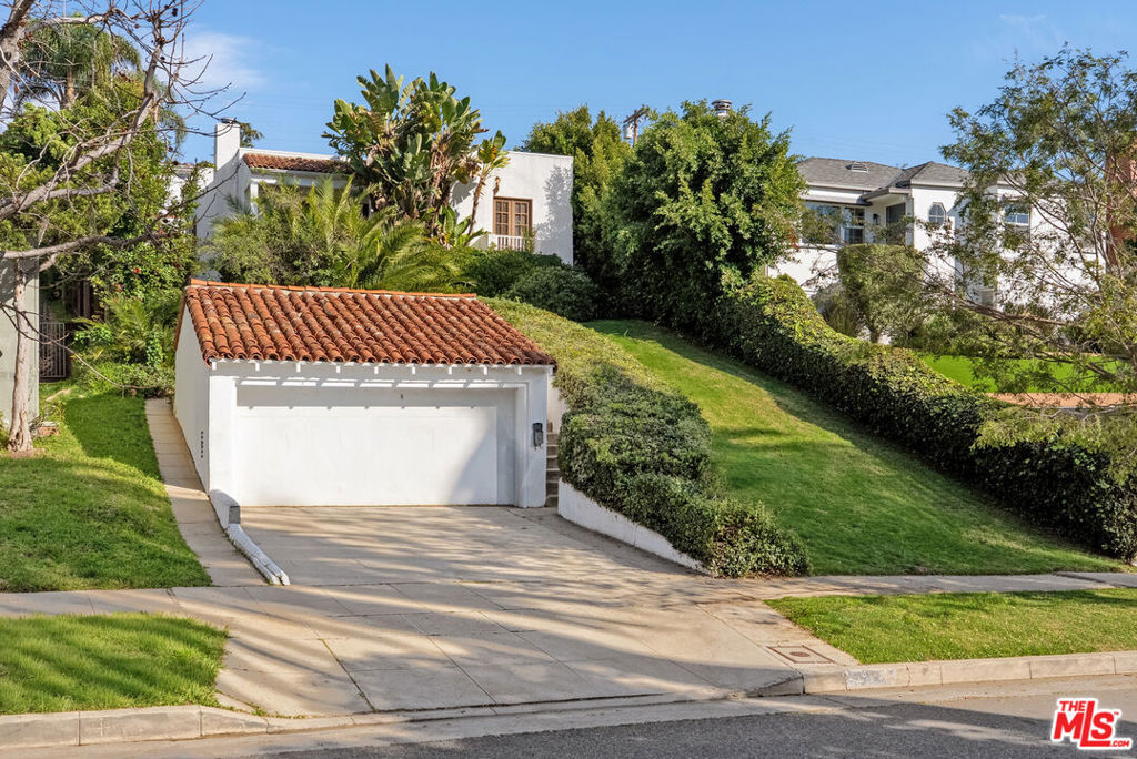 Property Photo:  1914 Fairburn Avenue  CA 90025 
