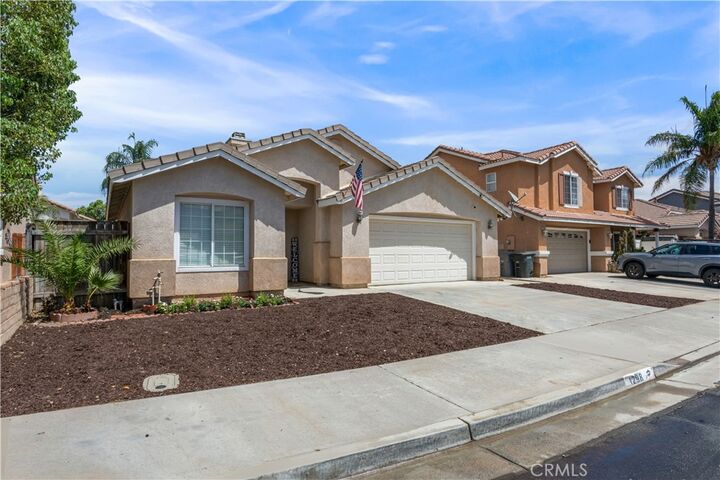Property Photo: 1298 Canterbury CA 92571