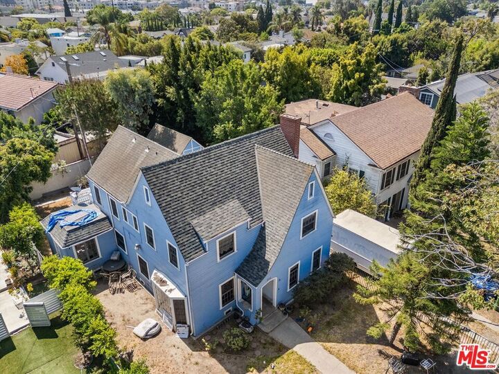 Property Photo:  814 5th Avenue  CA 90005 