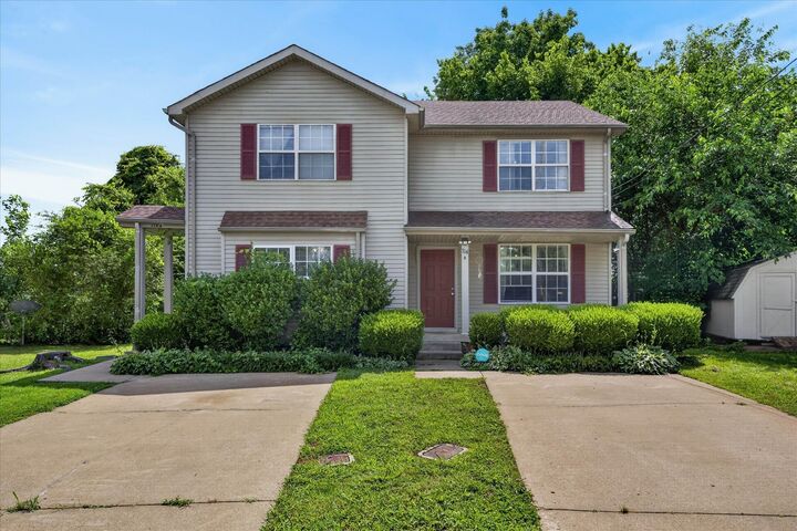 Property Photo: 114 Cunningham Pl B TN 37042