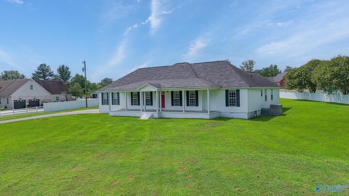 Property Photo: 1309 Nanceford Road SW AL 35640