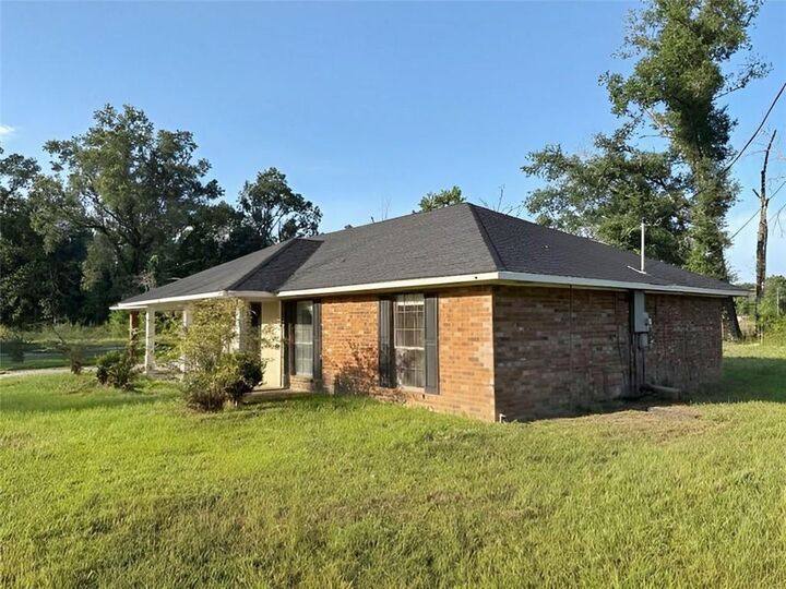 Property Photo: 22982 Charles Holden Road LA 70744