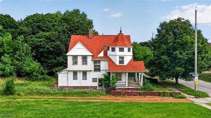 Property Photo: 1434 E 82nd Street OH 44103