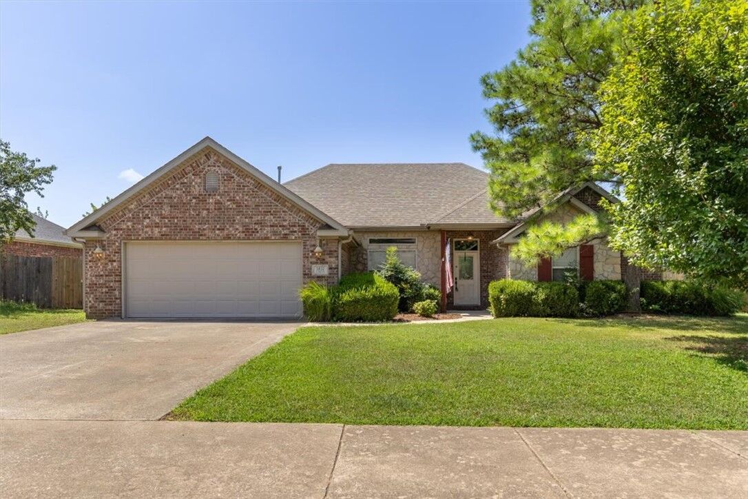 Property Photo: 1831 Spring Creek Avenue AR 72764