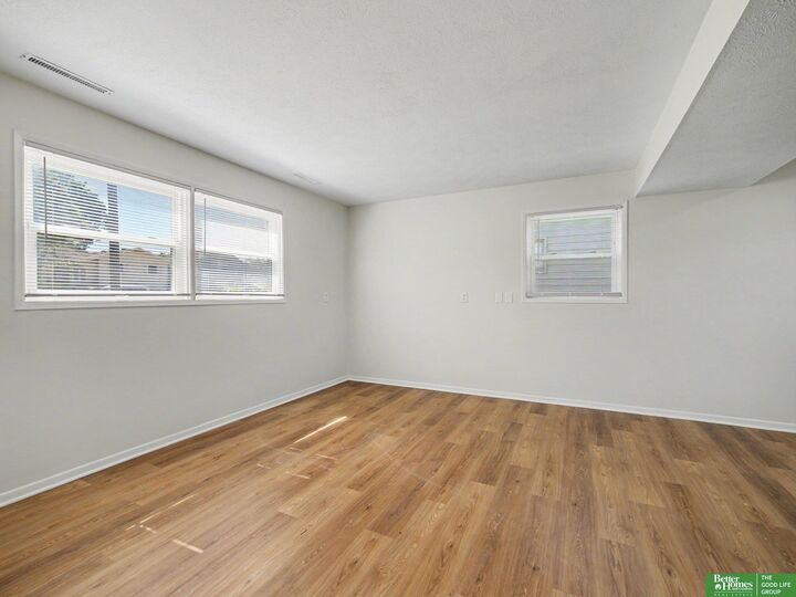 Property Photo: 603 Wilshire Drive NE 68005