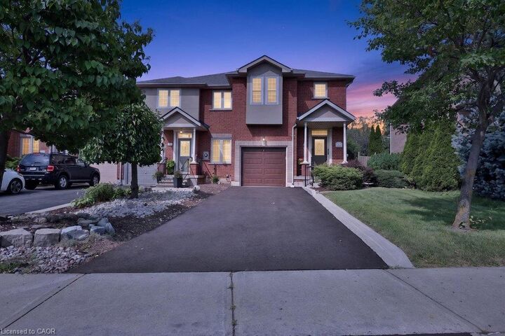 Property Photo:  2391 Dalebrook Drive  ON L6H 6K4 