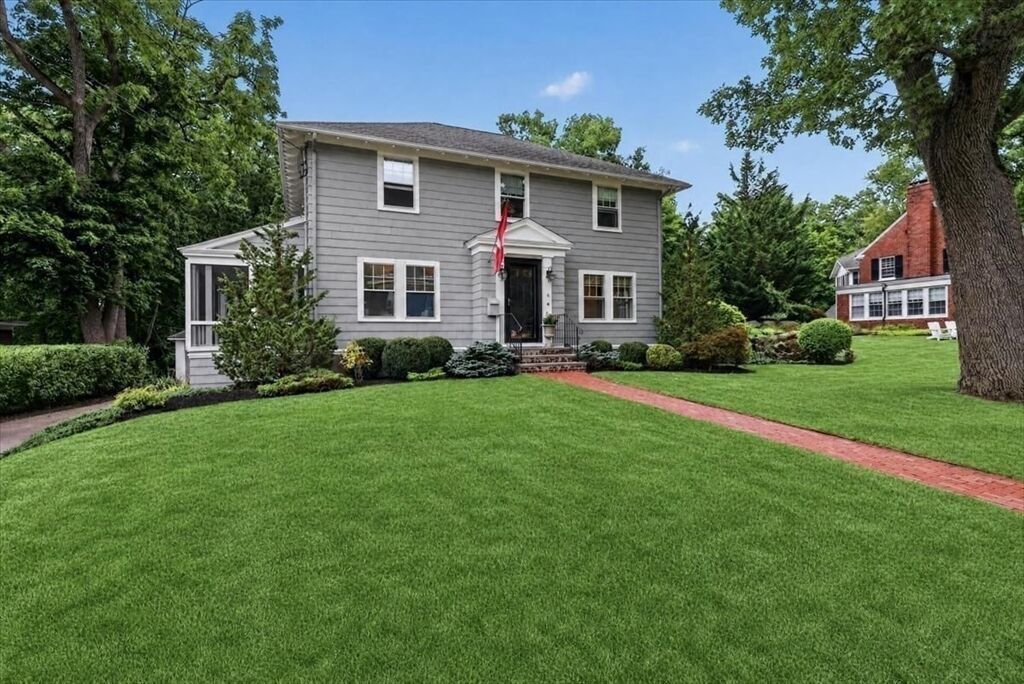 Property Photo: 6 Bradford Rd MA 02043