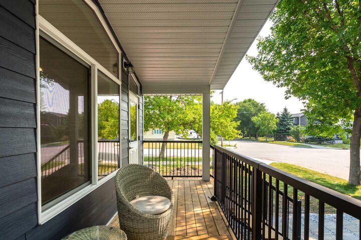 Property Photo: 38 4 Avenue SE AB T1V 1X6