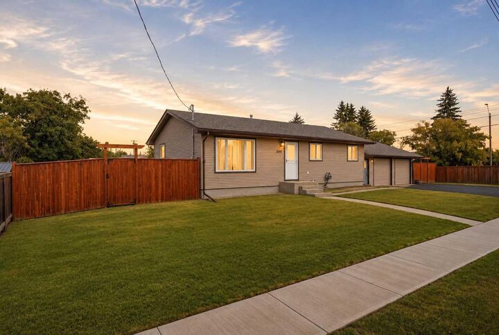 Property Photo: 4814 Lorne Avenue AB T0M 0J0
