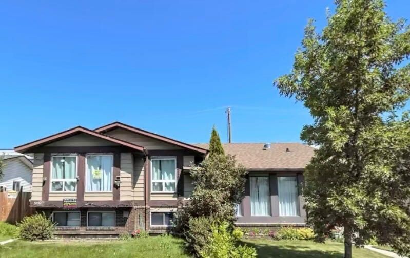 Property Photo:  5410 Temple Road NE  AB T1Y 3B2 