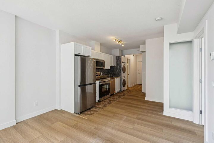 Property Photo:  3830 Brentwood Road NW 903  AB T2L 2J9 