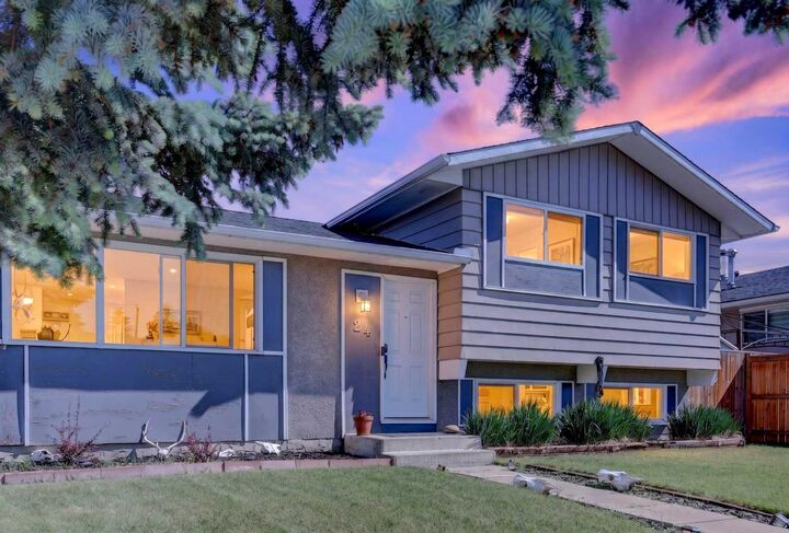24 Penworth Crescent SE — photo 1