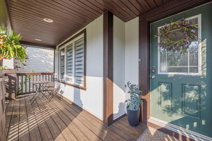 Property Photo: 28 Copperfield Heath SE AB T2Z 4V2