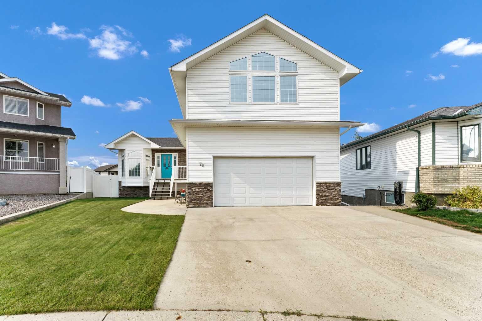Property Photo: 76 Henderson Court NE AB T1C 1Y9