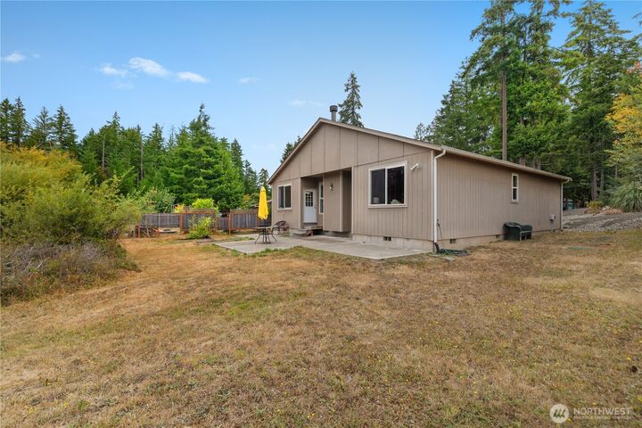 Property Photo:  321 E Penzance Road  WA 98584 