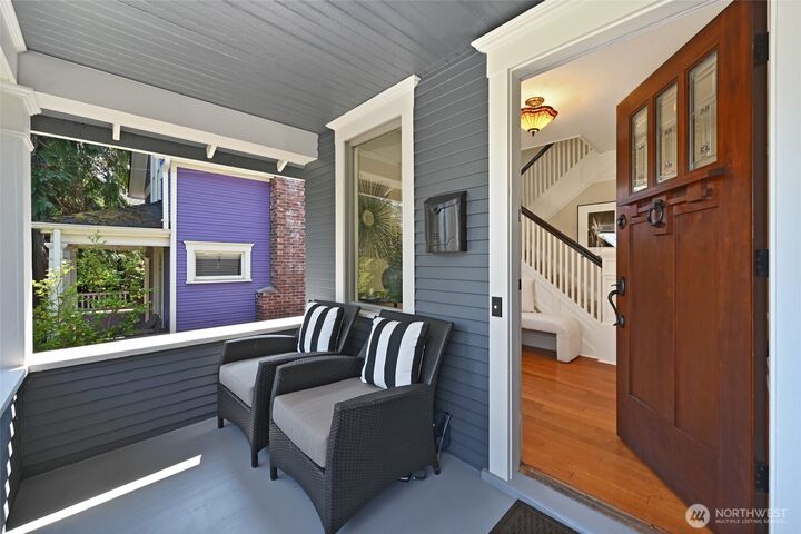 Property Photo: 4227 Meridian Avenue N WA 98103
