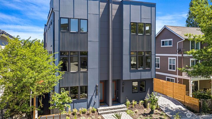 Property Photo:  4432  Dayton Avenue N  WA 98103 