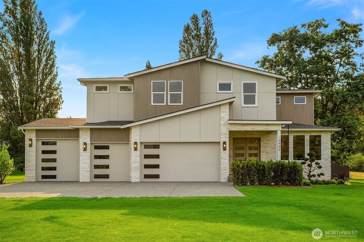 Property Photo:  19810  Broadway Avenue  WA 98296 