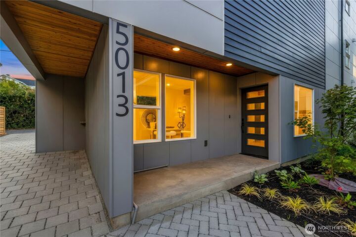 Property Photo:  5013  Fauntleroy Way SW  WA 98136 