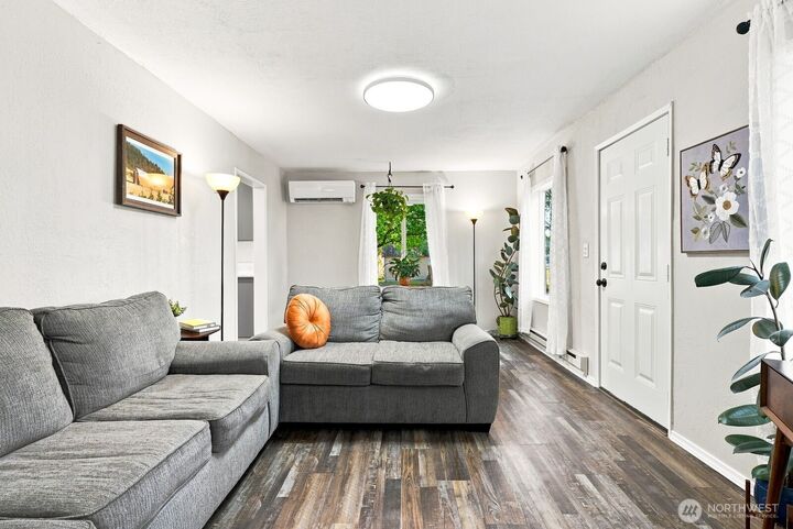 Property Photo:  600 N Pierce Street  WA 98934 