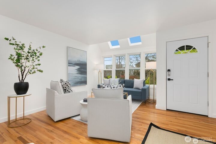 Property Photo: 1816 E Jefferson Street B WA 98122