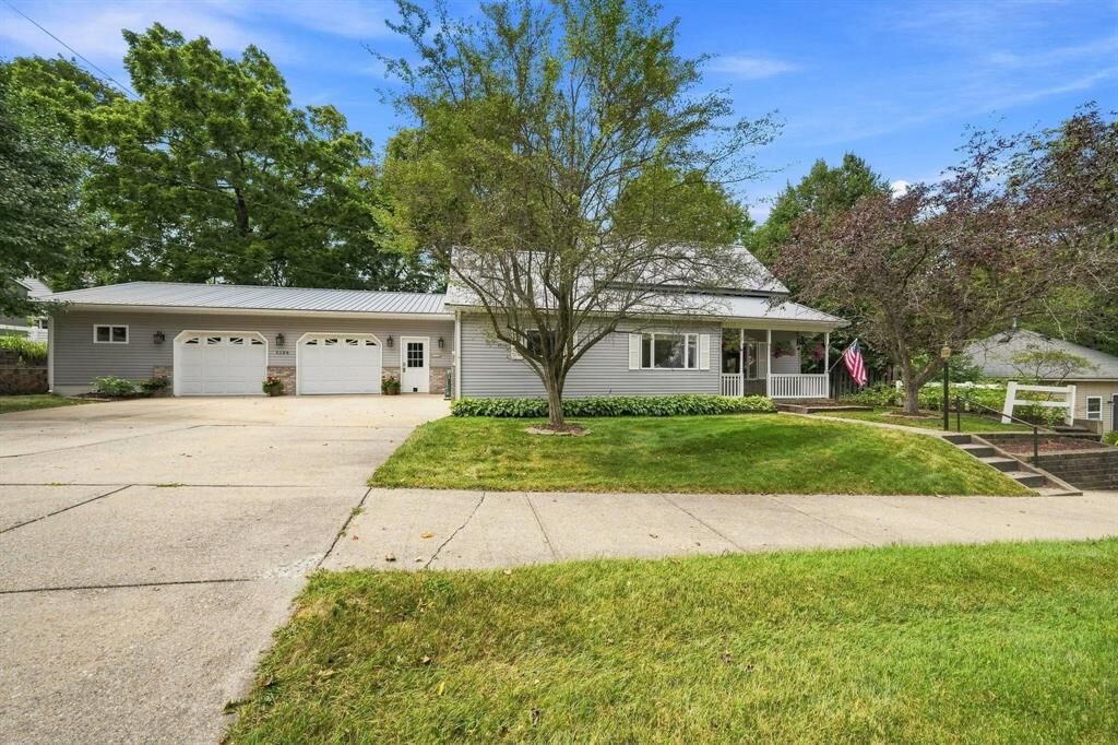 Property Photo: 1126 Laurel Street MI 49601