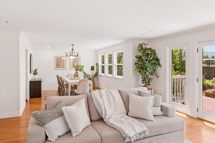 Property Photo: 1078 Boranda Avenue CA 94040