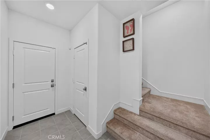 Property Photo:  511 Tamarind Way E  CA 91791 