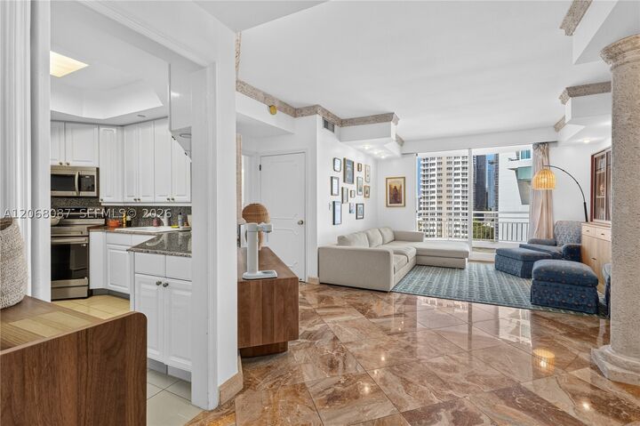 Property Photo: 888 Brickell Key Dr 1600 FL 33131
