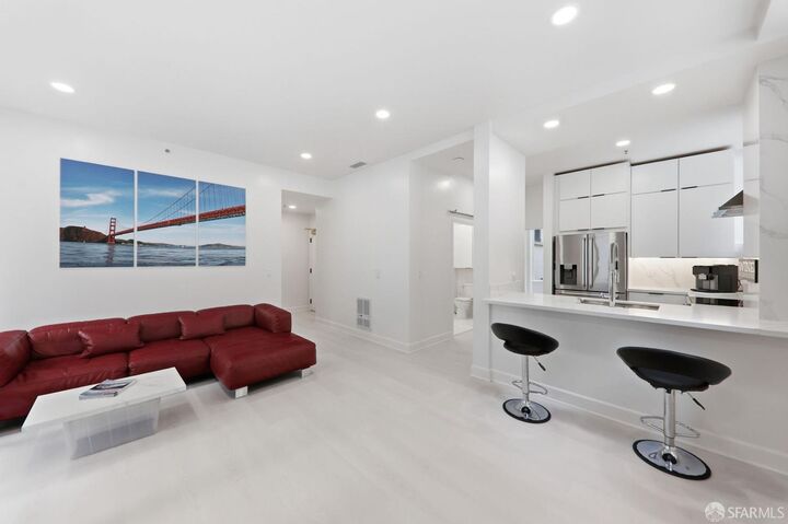 Property Photo:  201 Sansome Street 401  CA 94104 