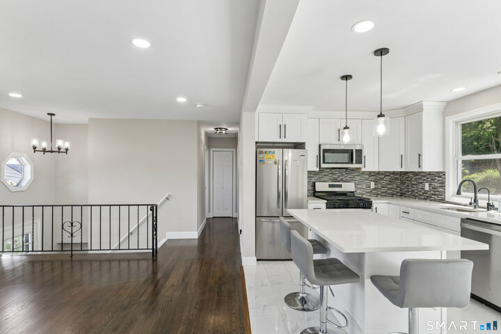 Property Photo:  14 Garry Knolls  CT 06810 