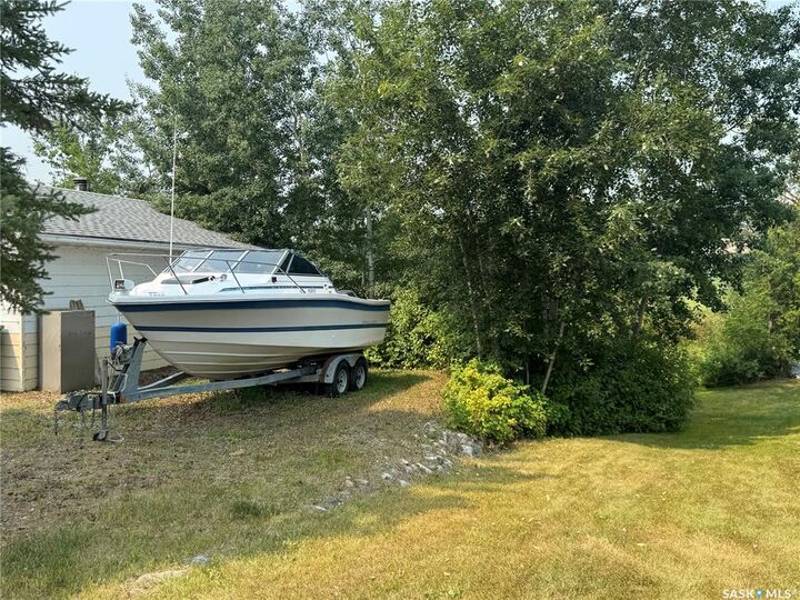Property Photo:  1635 Bay Avenue N  SK S0J 1L0 