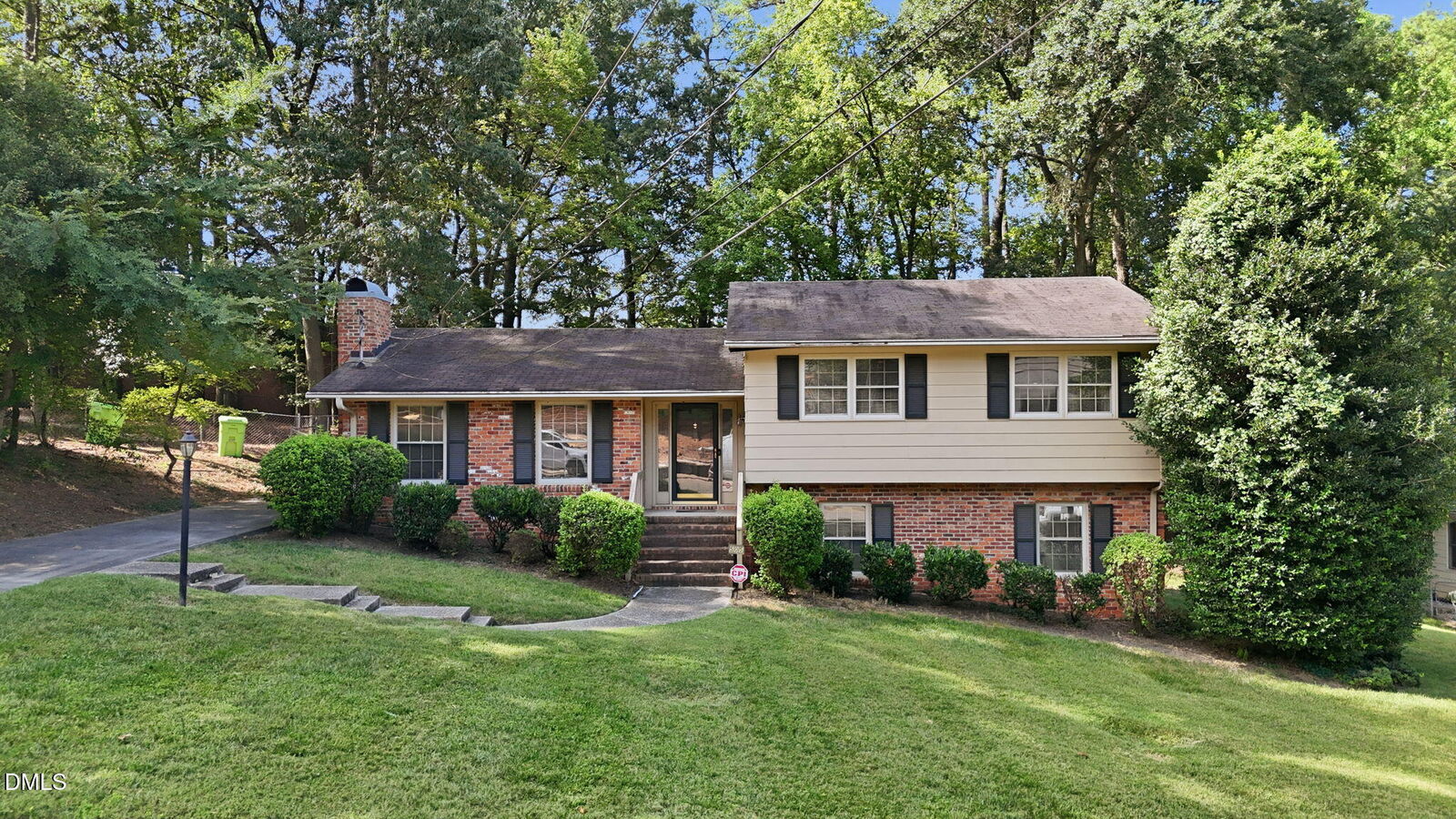 Property Photo: 505 Currituck Drive NC 27609