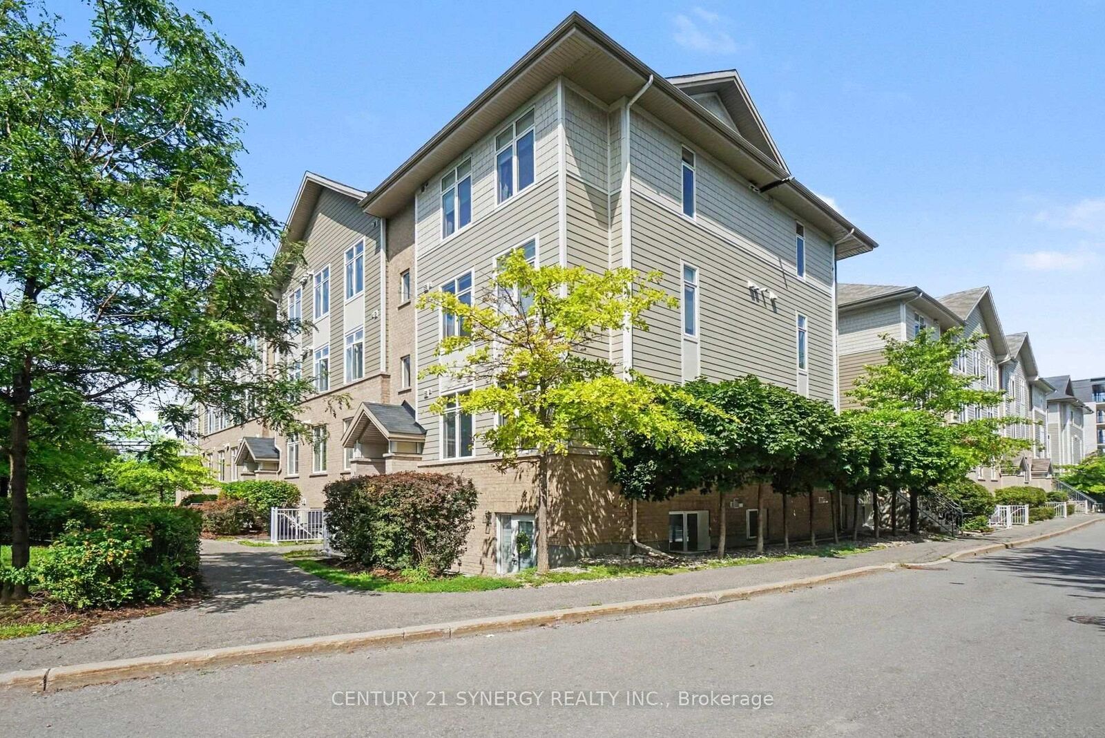 Property Photo: 318 Everest Private D ON K1G 4E3