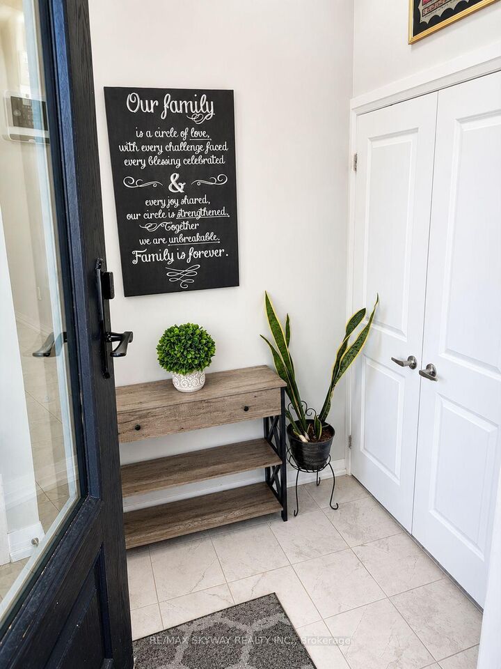 Property Photo: 976 Sobeski Avenue ON N4T 0N8
