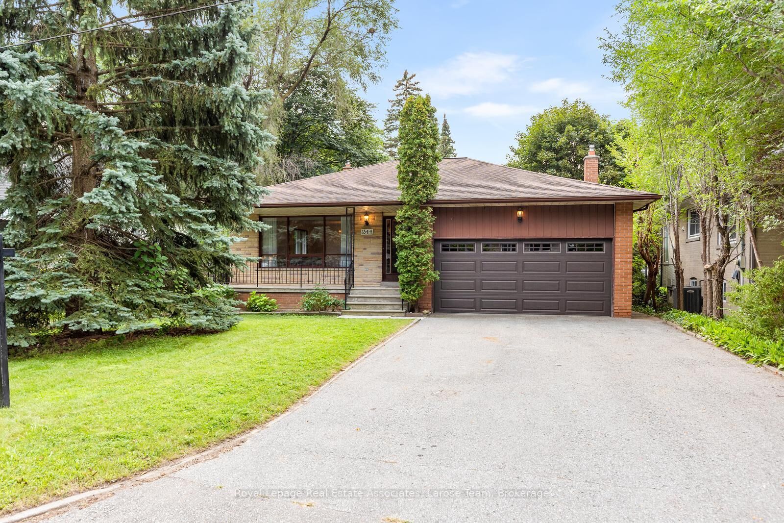Property Photo:  1344 Kenmuir Avenue  ON L5G 4B4 