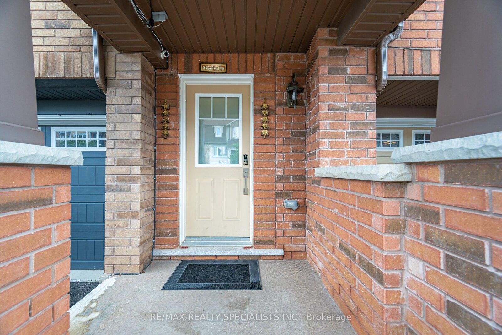 Property Photo:  81 Vanhorne Close  ON L7A 0X9 