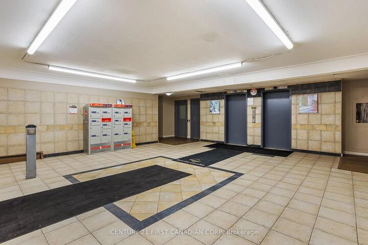 Property Photo: 583 Mornington Avenue 1104 ON N5Y 3E9