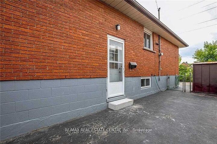 Property Photo:  49 Selkirk Avenue Bsmt  ON L8H 5L6 