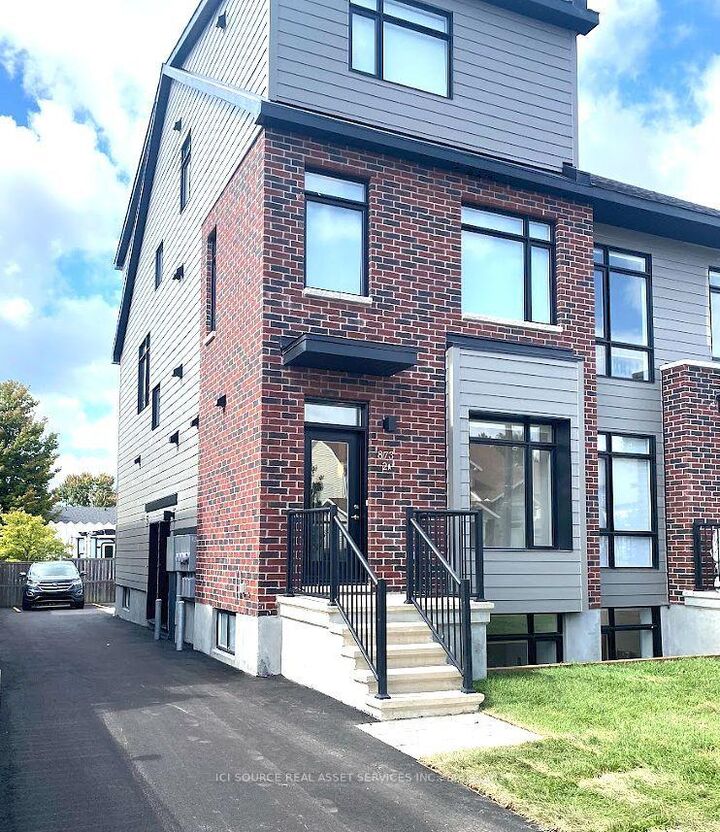 Property Photo: 873 Contour Street Second Floor ON K1W 0G6