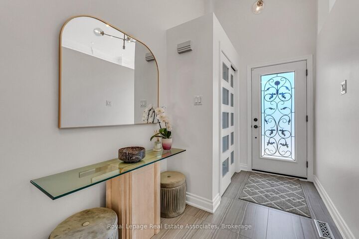 Property Photo:  8 Prestwick Avenue  ON L6A 2B6 