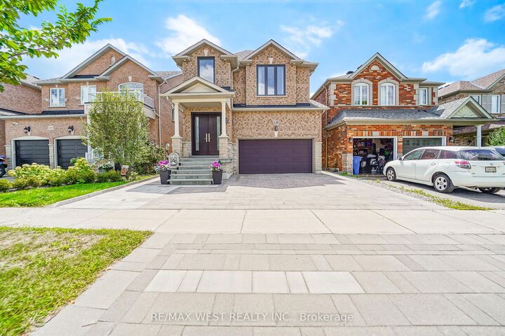 Property Photo: 139 River Ridge Boulevard ON L4G 7T7