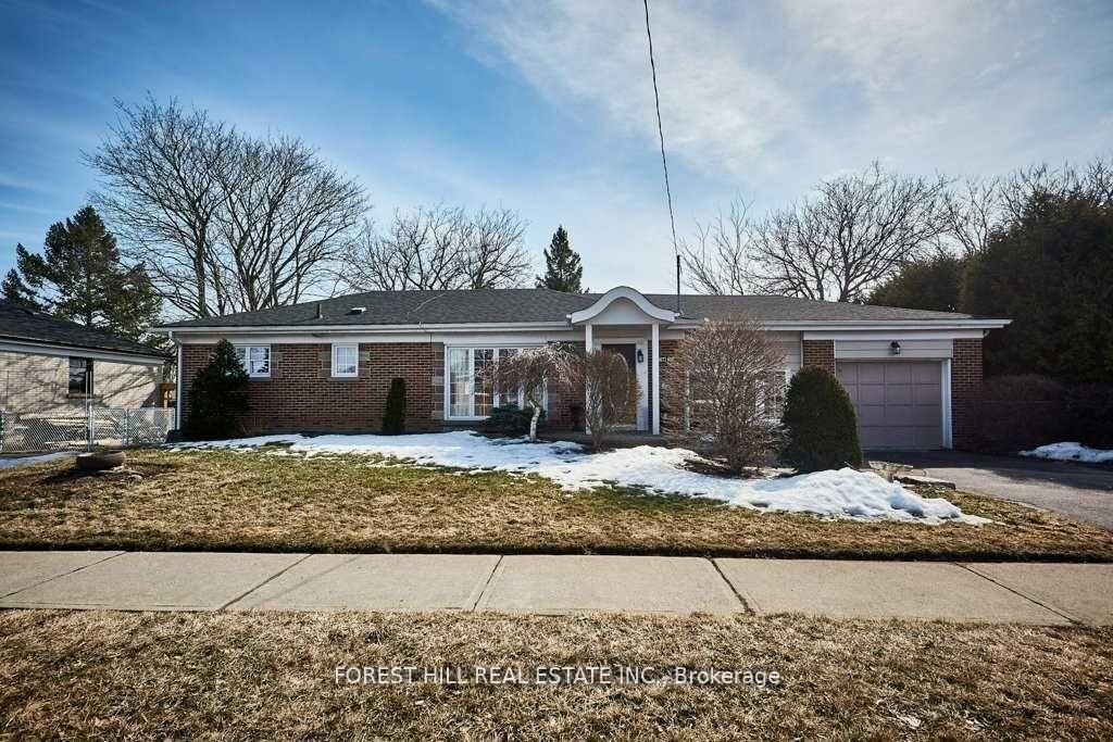Property Photo:  99 Switzer Drive  ON L1G 3J5 