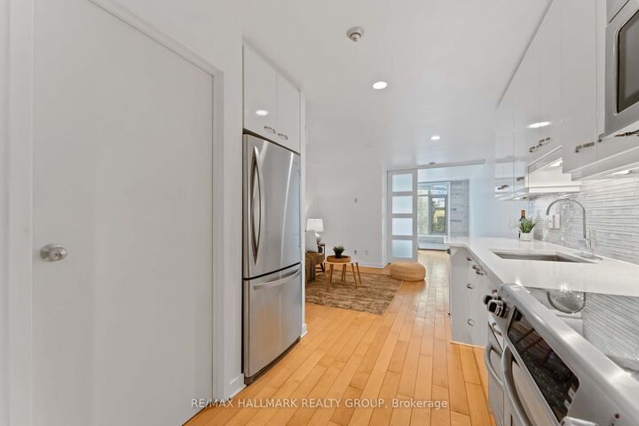 Property Photo: 202 St Patrick Street 15 ON K1N 5K3