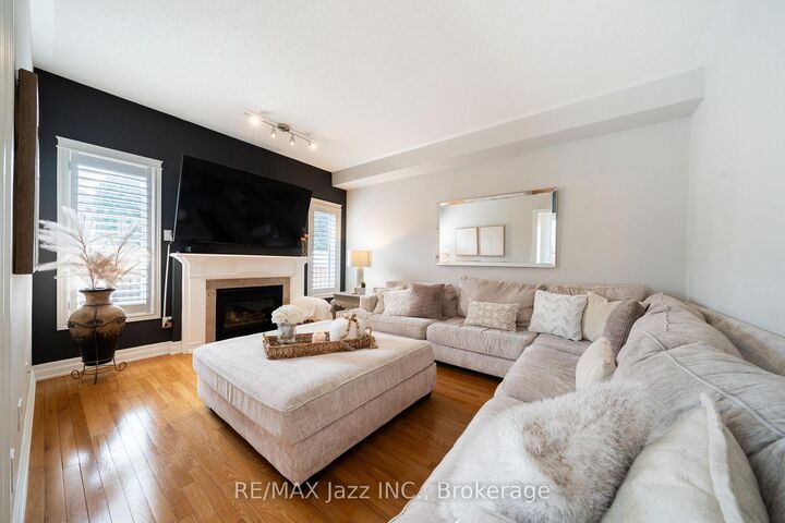 Property Photo: 550 Bert Budd Avenue ON L3Y 8S7